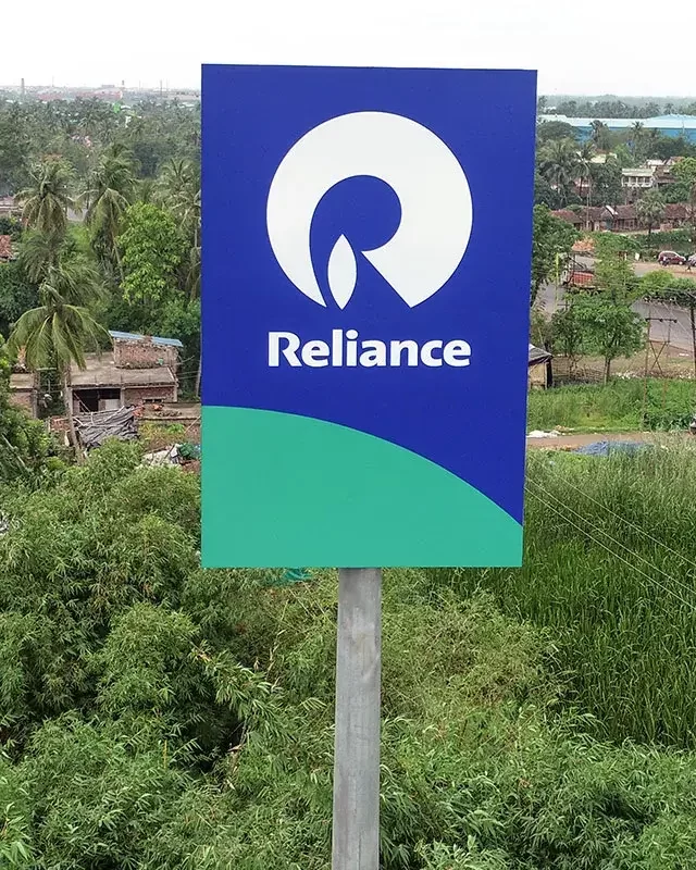 Reliance-high-mast-1 Reliance-high-mast-1